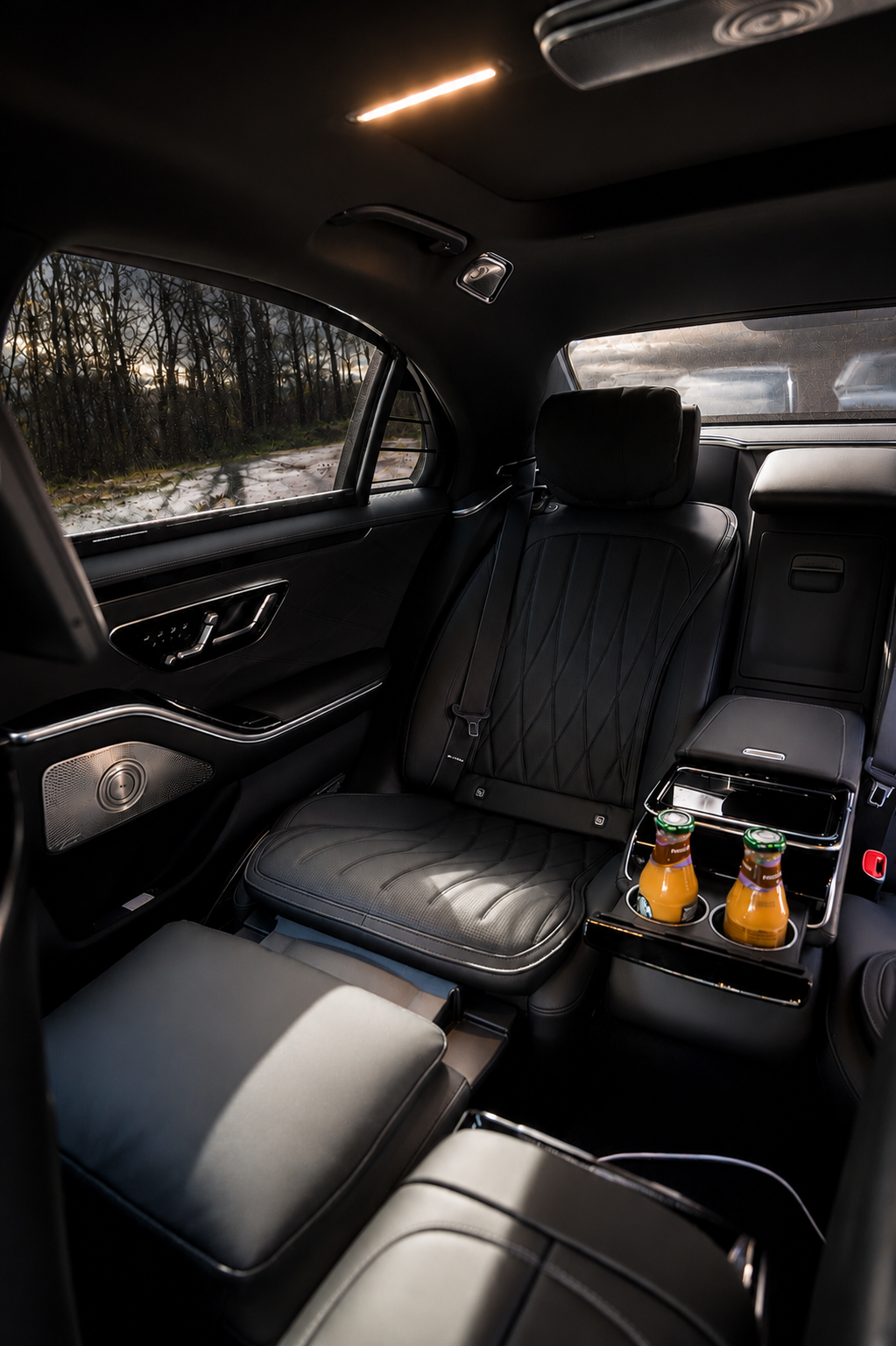 Mercedes S-Class rear cabin